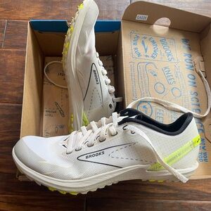 Brooks Draft XC spikeless unisex shoes white and yellow size 6.5